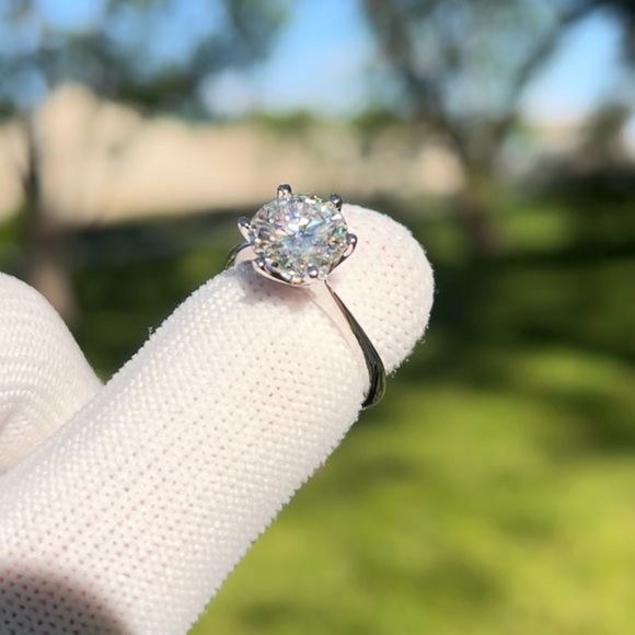 3CT MOISSANITE DIAMOND WEDDING / ENGAGEMENT RING - Picture 4 of 13